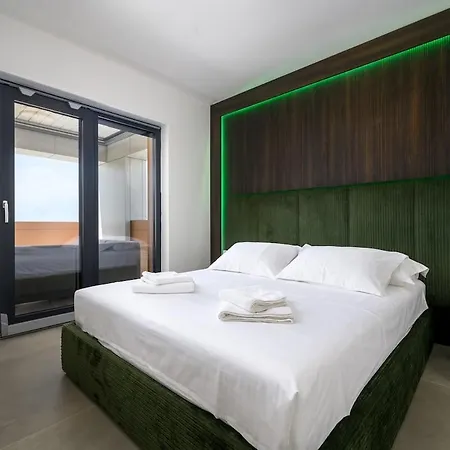 Luxury Penthouse Ve - Sea View شقة *