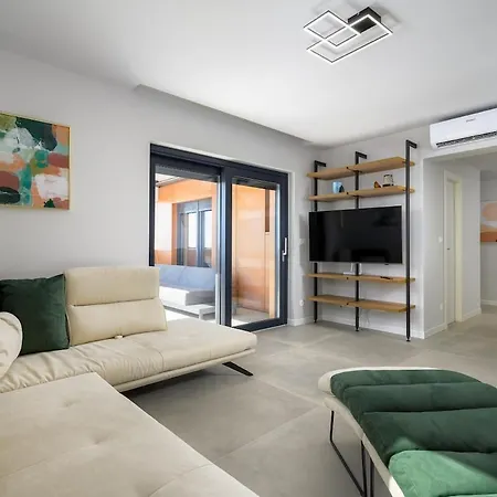 Luxury Penthouse Ve - Sea View